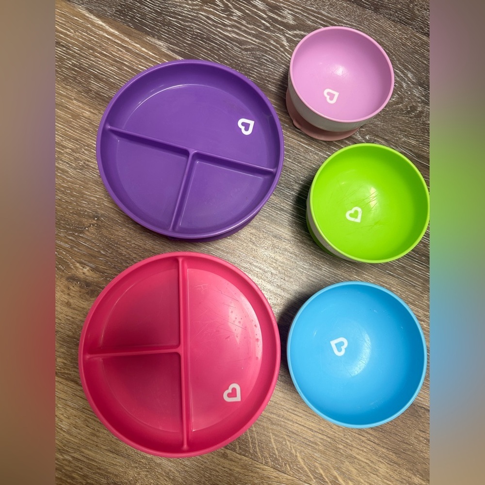 Colorful Kids' Munchkin suction Plates and Bowls Set